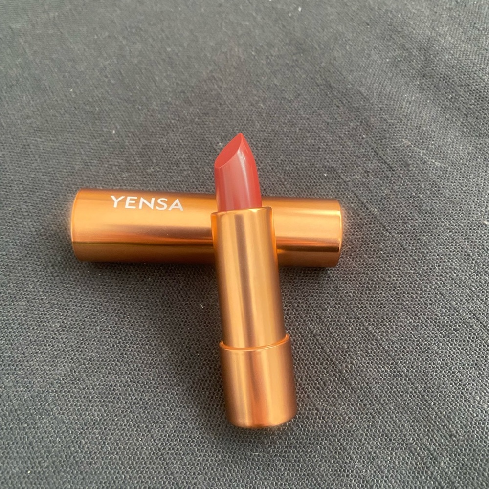 Yensa vibrant silk lipstick